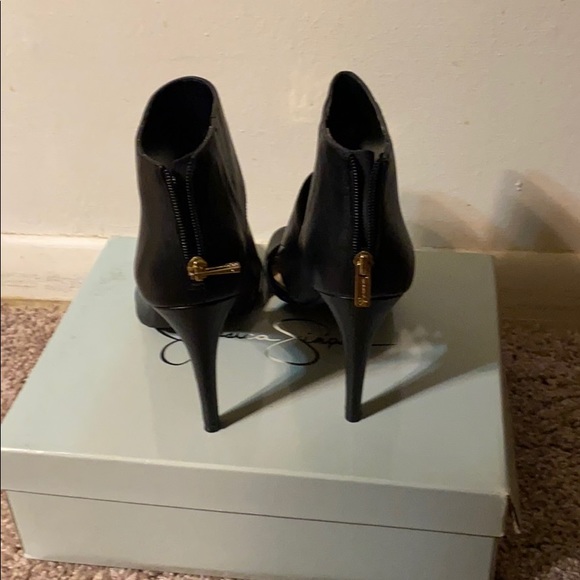 Heels - Picture 2 of 3